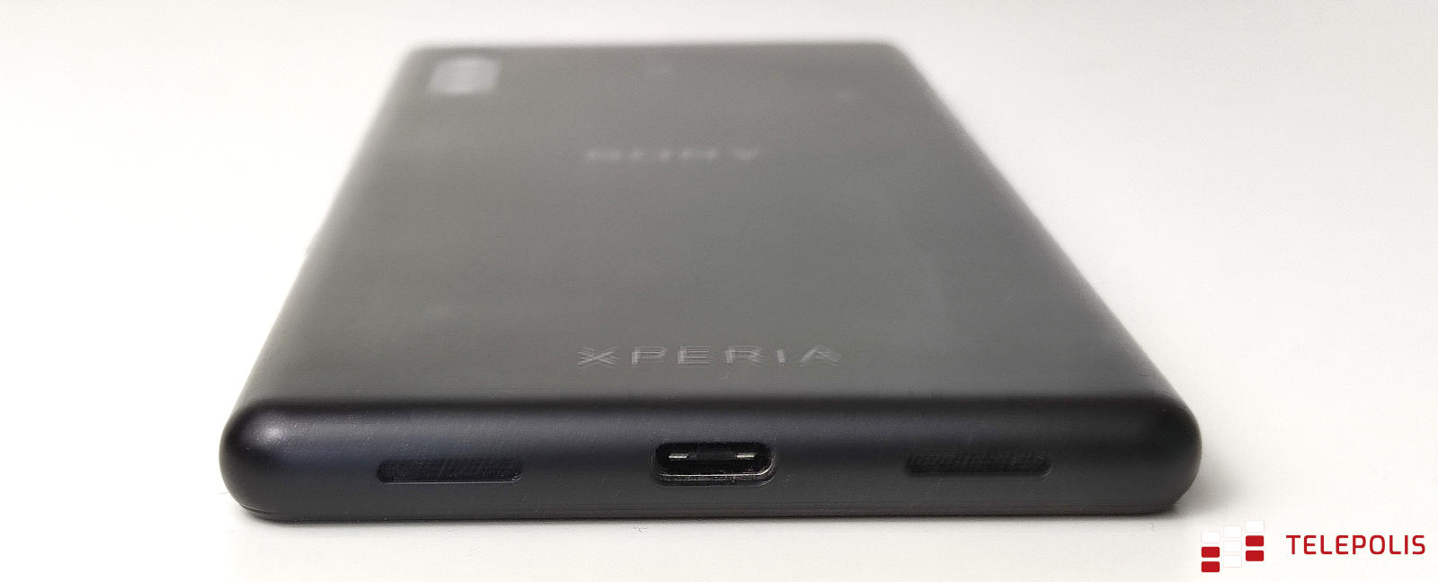 Test Sony Xperia L4: smukła elegancja i skromne wnętrze