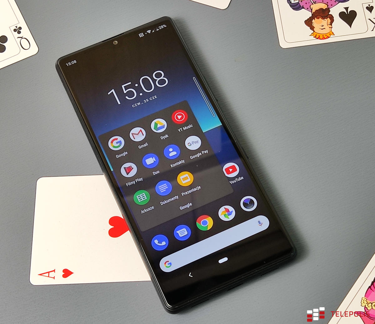 Test Sony Xperia L4: smukła elegancja i skromne wnętrze