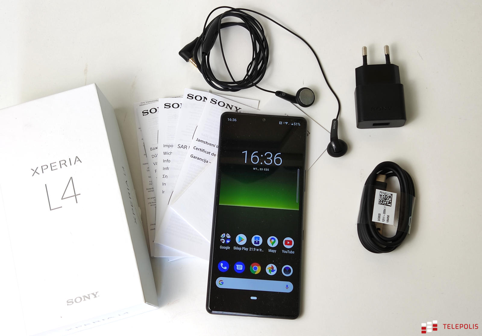 Test Sony Xperia L4: smukła elegancja i skromne wnętrze