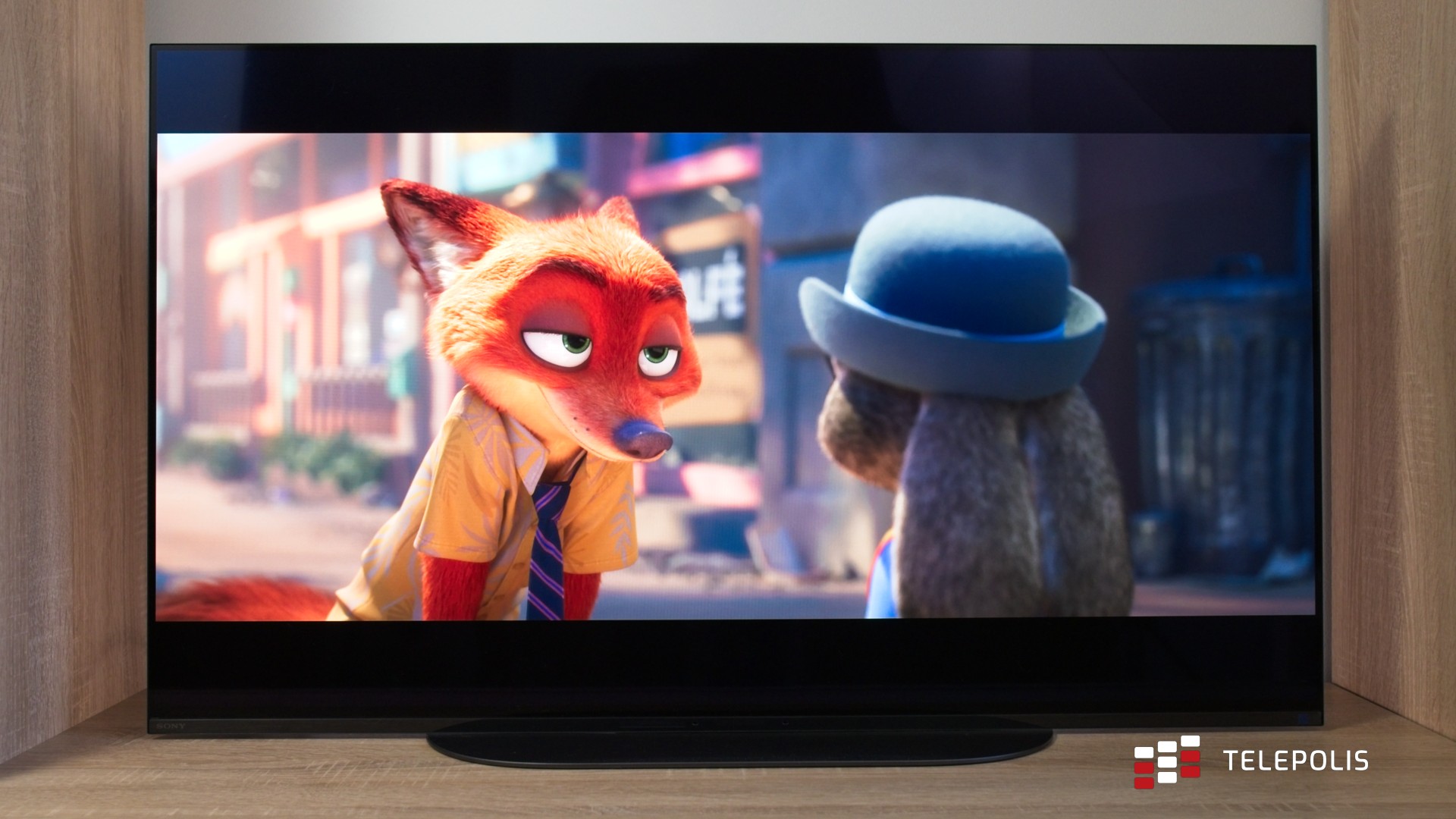 Mały, ale wariat. Testujemy telewizor Sony XR-42A90K