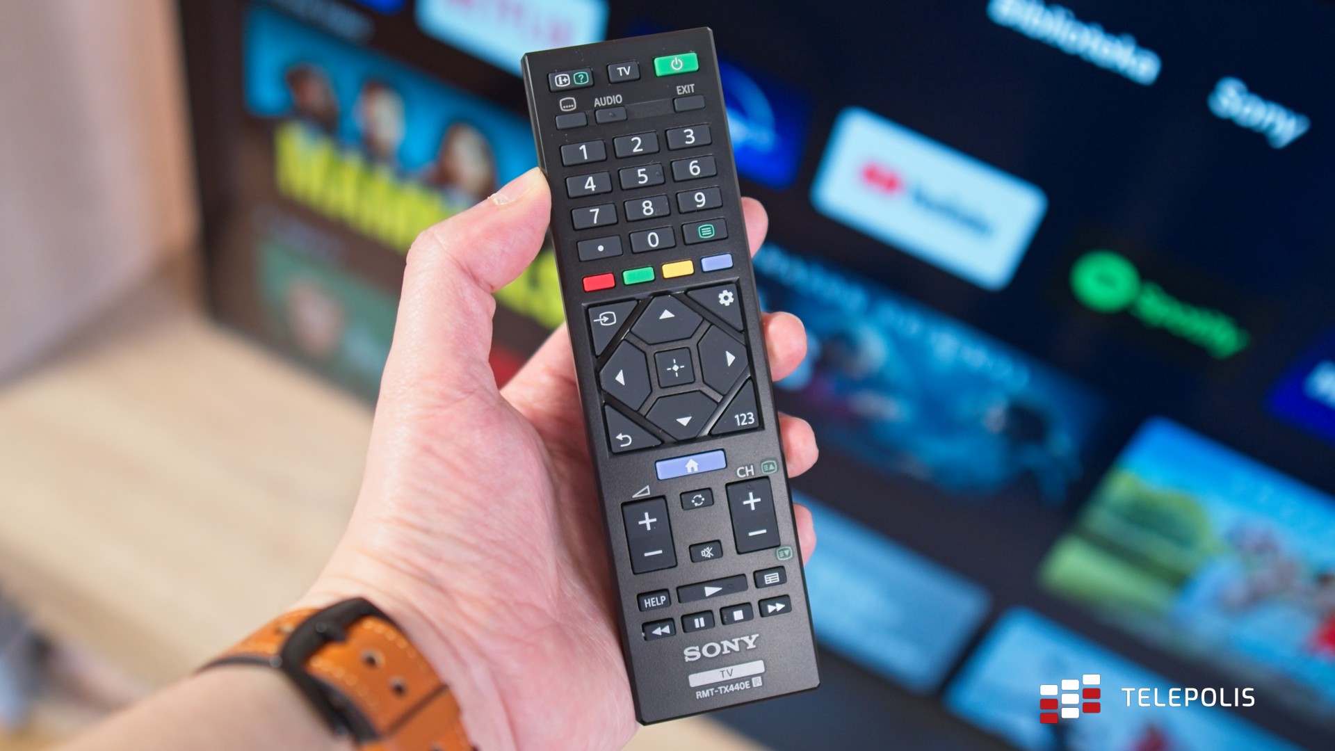 Mały, ale wariat. Testujemy telewizor Sony XR-42A90K