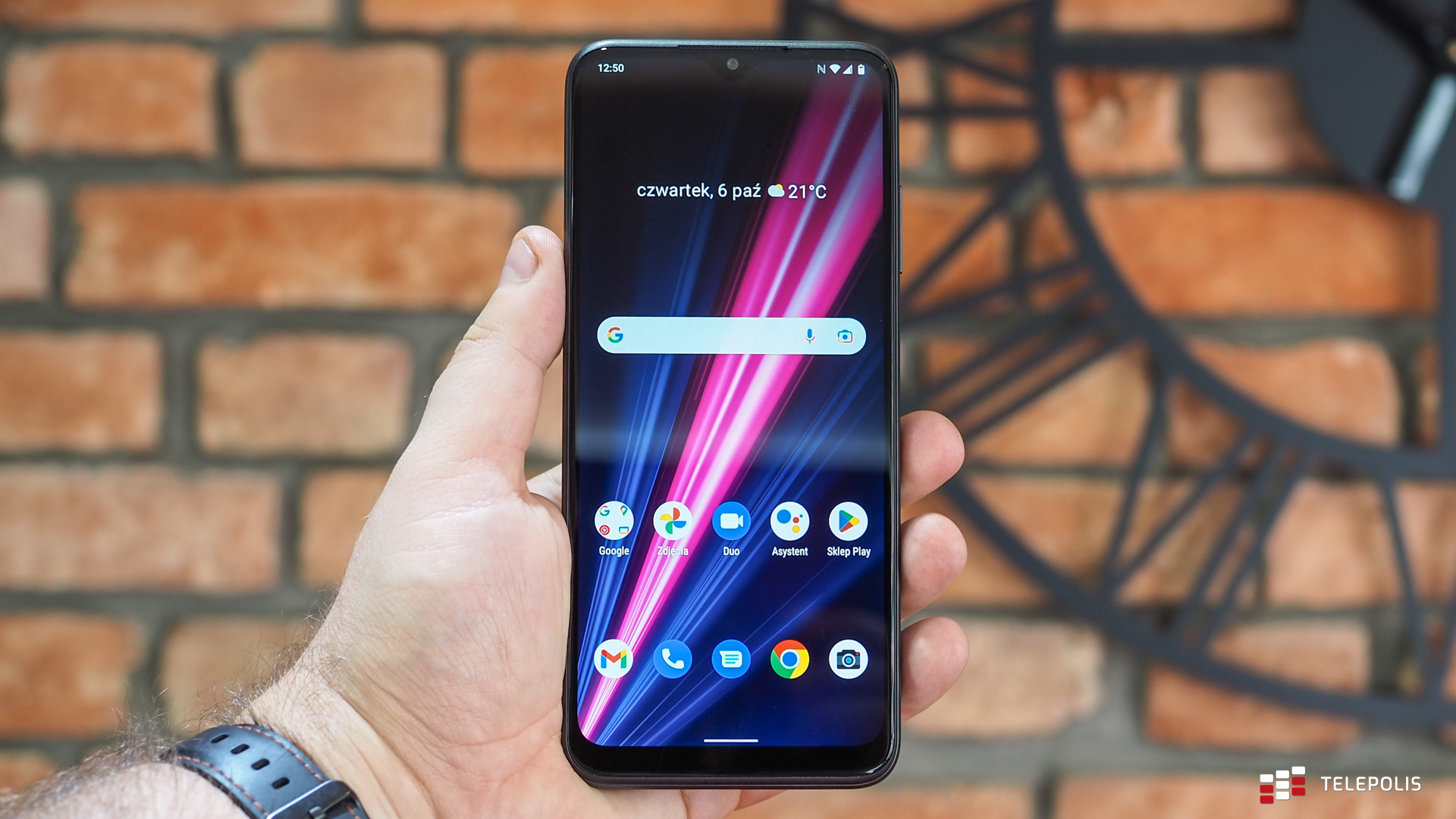 T-Mobile ma własny smartfon. Sprawdziłem, ile ten sprzęt jest wart