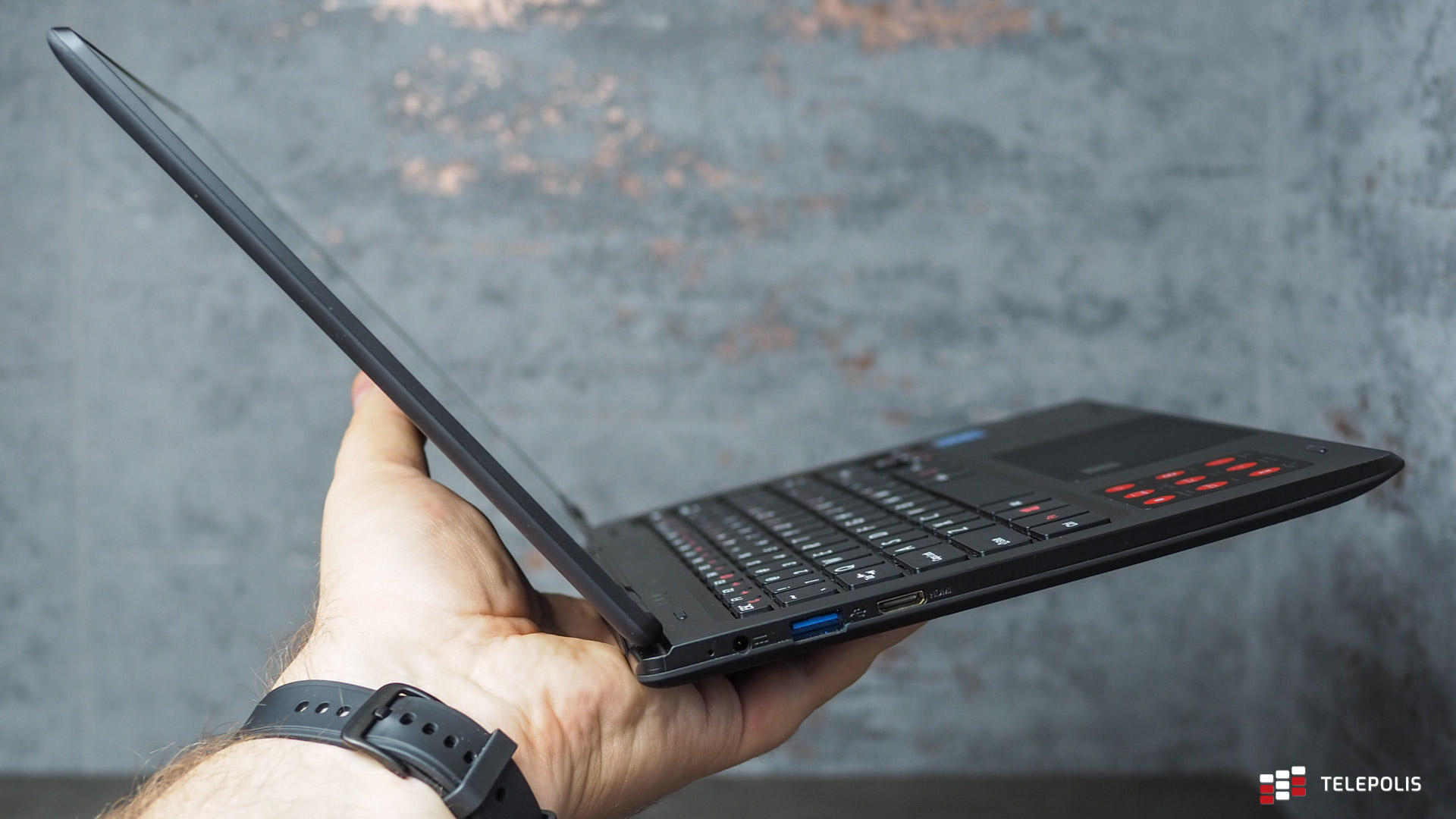 Techbite Arc 11.6 HD – konwertowalny laptop do zdalnej pracy lub nauki