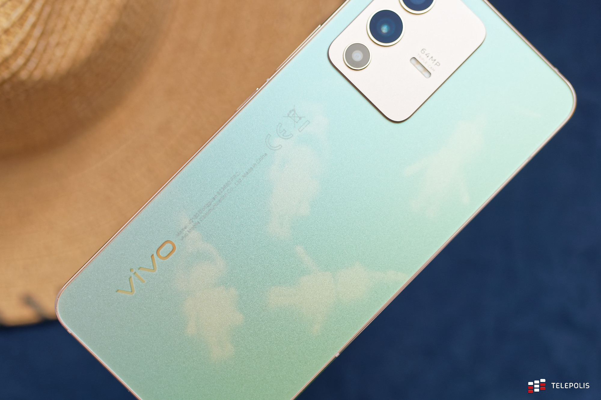 Vivo V23 5G z lampą do selfie. Nie wiedziałam, że go potrzebuję!