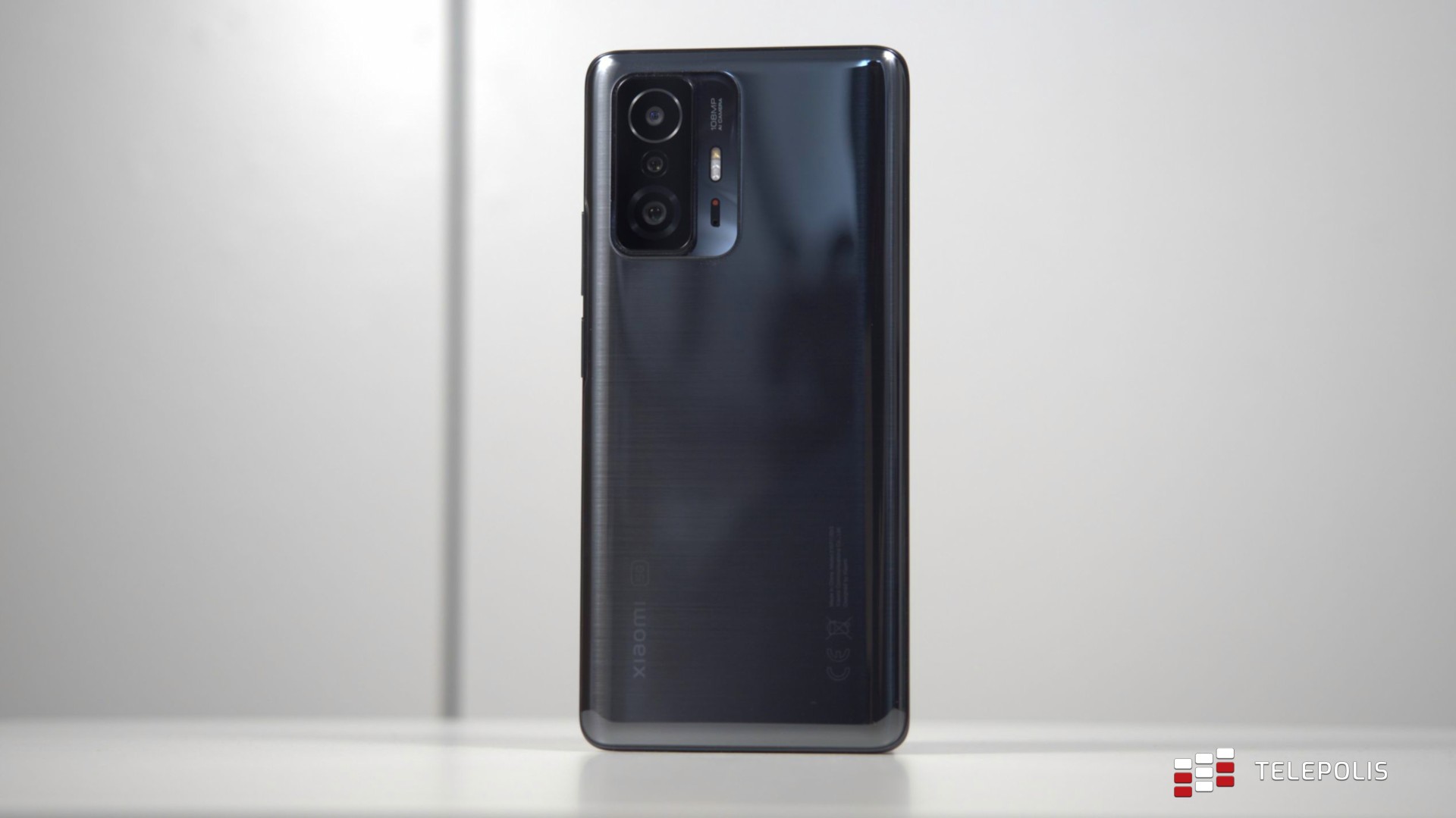 Xiaomi 11T Pro  - telefon, przy którym flagowce nie mają sensu