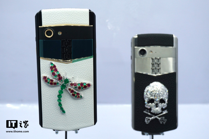 Vertu wcale nie umiera, dzisiaj pokazał nowe telefony
