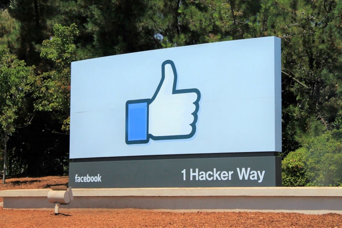Australijskie media tracą na walce władz kraju z Facebookiem