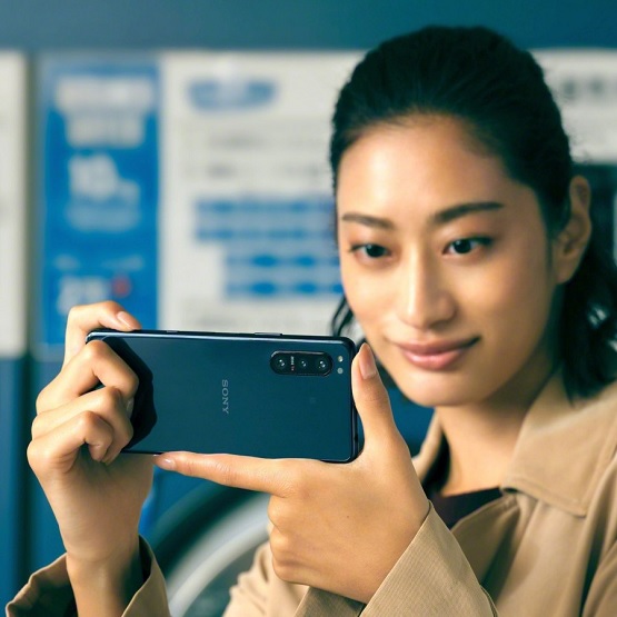 Sony Xperia 5 II z ładowarką 18 W