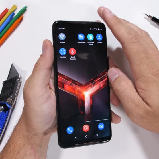 Asus ROG Phone 2 - Zack sprawdził co kryje się wewnątrz tajwańskiego telefonu gamingowego