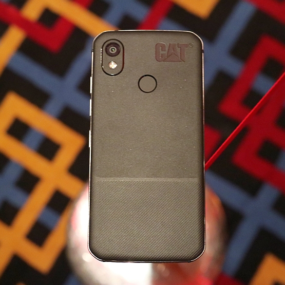 CAT S52 to odporny telefon godny Bonda. Kobiety Bonda