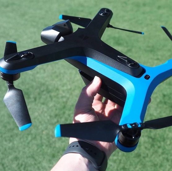 Dron Skydio 2 nagra dynamiczne filmy 4K bez ingerencji człowieka