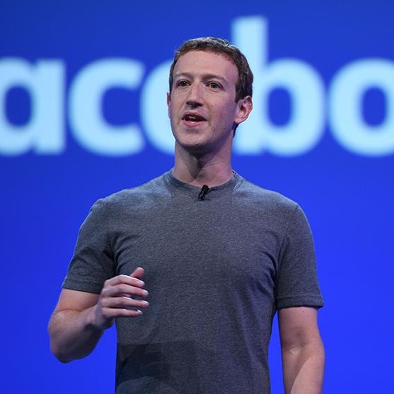 Mark Zuckerber postanowił, że menedżerowie Facebooka mają używać smartfonów z Androidem