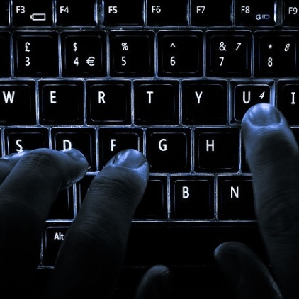 Ministerstwo Cyfryzacji kontynuuje walkę z nielegalnymi tresciami w Internecie. Nowa misja Adama Andruszkiewicza