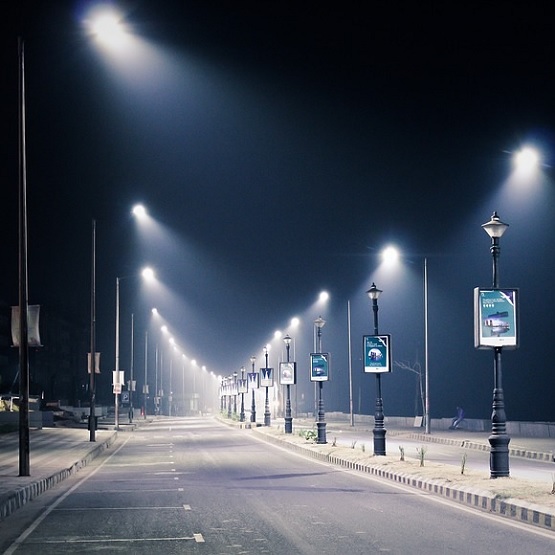 Nowotwory i poronienia skutkiem uruchomienia ulicznych lamp LED. Paranoja środowisk anty-5G
