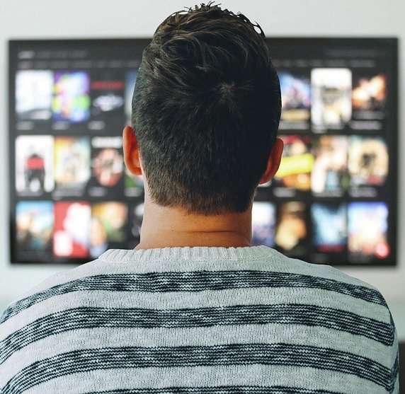 Operatorzy inwestują w telewizję internetową. 5G i AI pomagają w tworzeniu interaktywnych treści