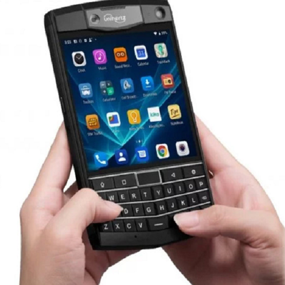 Tęsknicie za BlackBerry Passport? Powstanie prawie taki sam model z Androidem