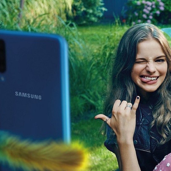 UPC Polska wprowadza do oferty smartfony marki Samsung i podwaja pakiety internetowe