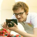 Zaskakujący pomysł Sony. A może doczepić aparat fotograficzny do telefonu?