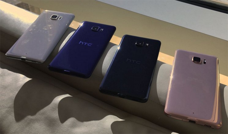 HTC U Ultra z dwoma ekranami na pierwszych zdjęciach