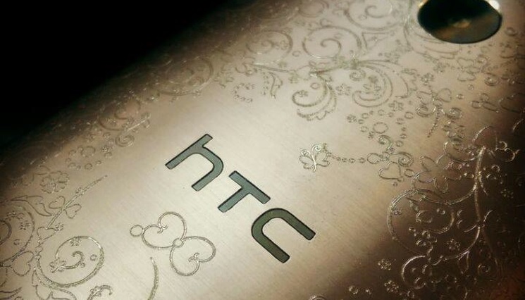 Play ponownie graweruje smartfony HTC