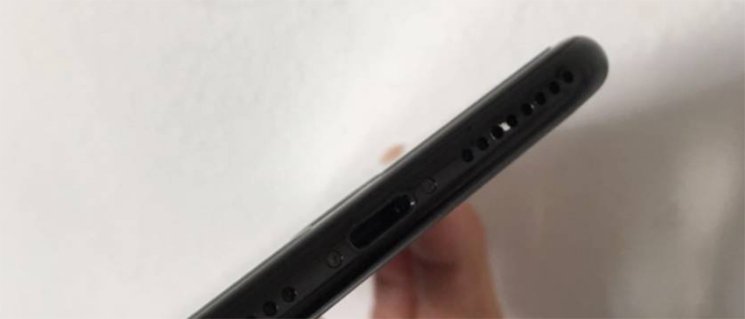 Z czarnych iPhone'ów 7 odpryskuje lakier