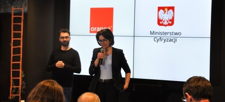 Orange kolejną firmą dostarczającą Internet dla szkół