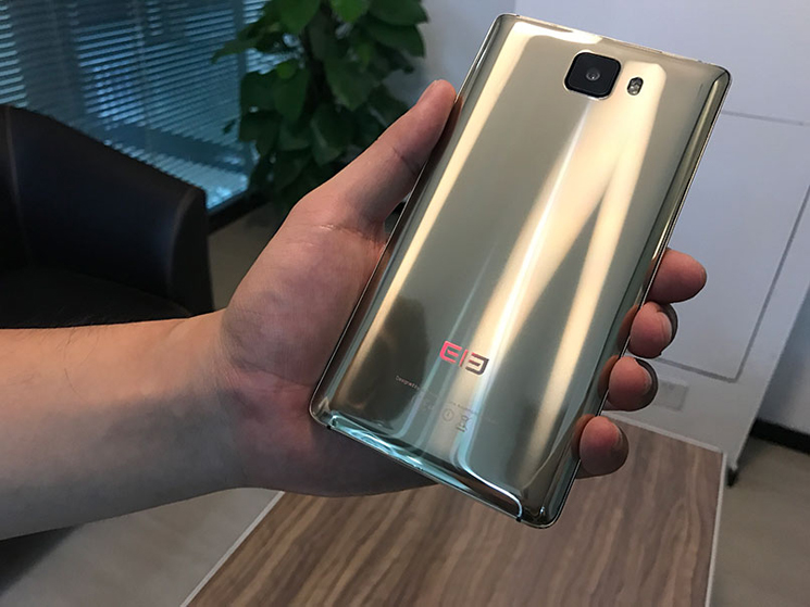 Elephone szykuje własny bezramkowy smartfon