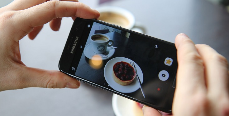 Średnia półka Samsunga z Androidem 7