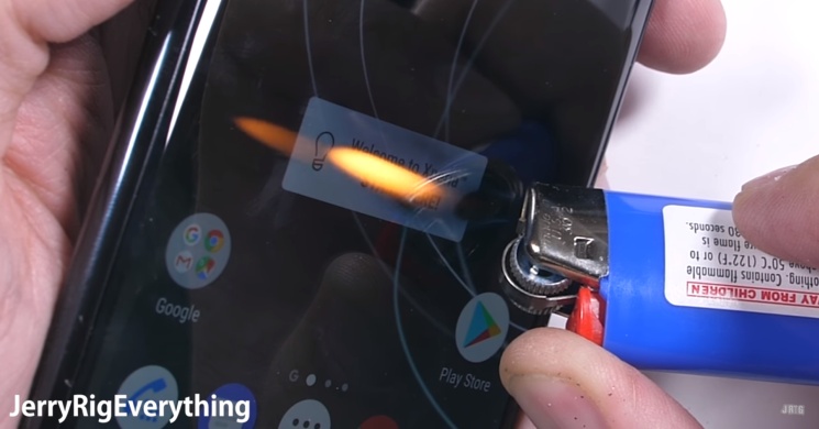 Xperia XZ Premium: Japończycy zrobili wytrzymały smartfon