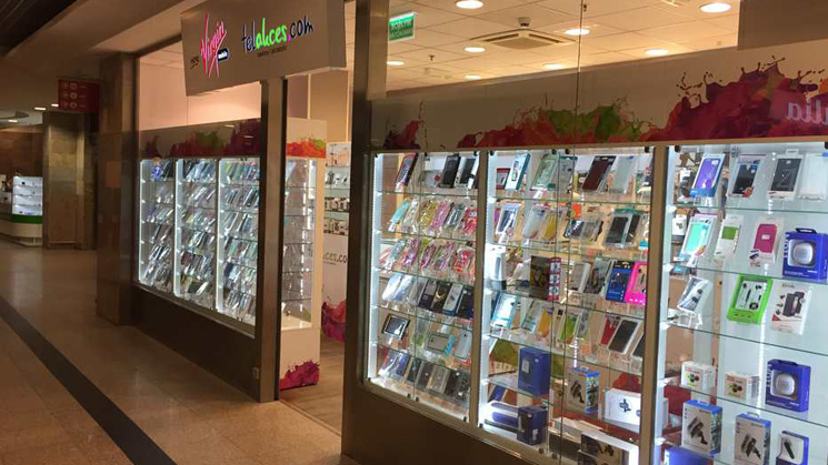 Abonament Virgin Mobile też w salonach Telakces