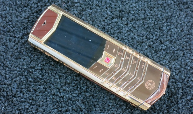 Trwa wyprzedaż telefonów marki Vertu