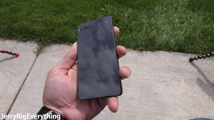 Ceramiczna obudowa Essential Phone to twarda sztuka