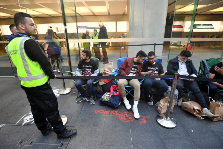 Wyjątkowo skromna kolejka po iPhone'a w Sydney