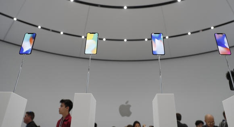 Do końca roku na rynek może trafić tylko 20 mln iPhone'ów X