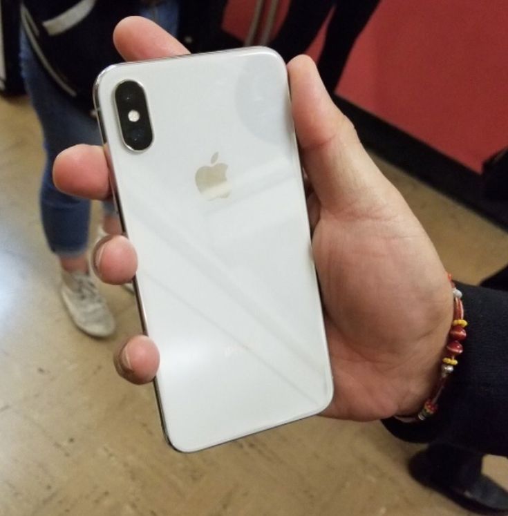 iPhone'y X w rękach użytkowników
