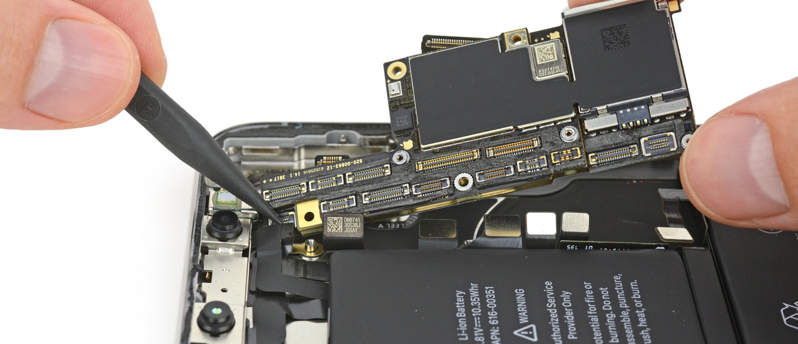 iFixit: iPhone X naprawdę ma dwie baterie