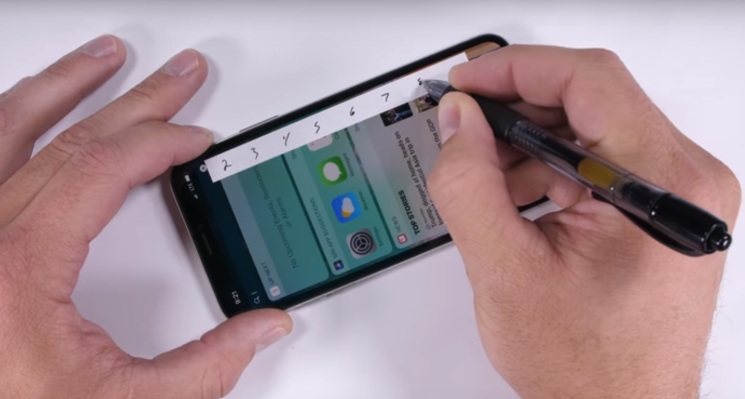 JerryRigEverything znęca się nad iPhone'm X