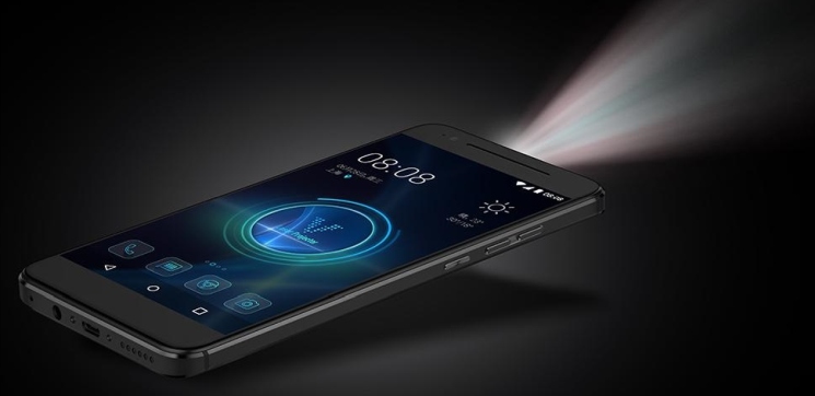 CES2018: Moviphone - telefon klasy średniej z laserowym projektorem