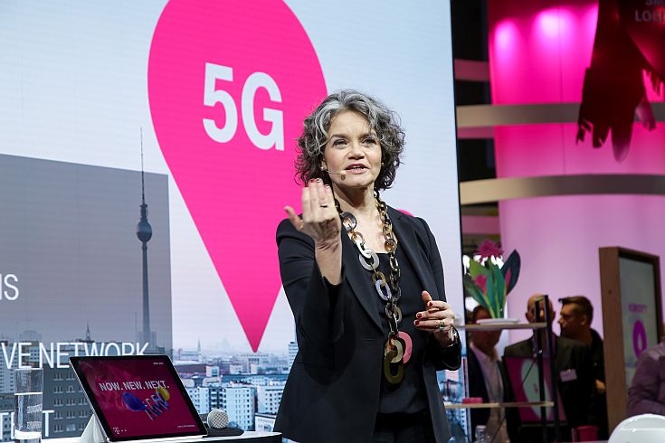 MWC2018: T-Mobile - sieć 5G i Internet w samolotach