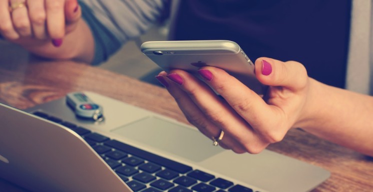 Polacy ufają technologicznym gigantom, ale nie chcą powierzyć im swoich danych